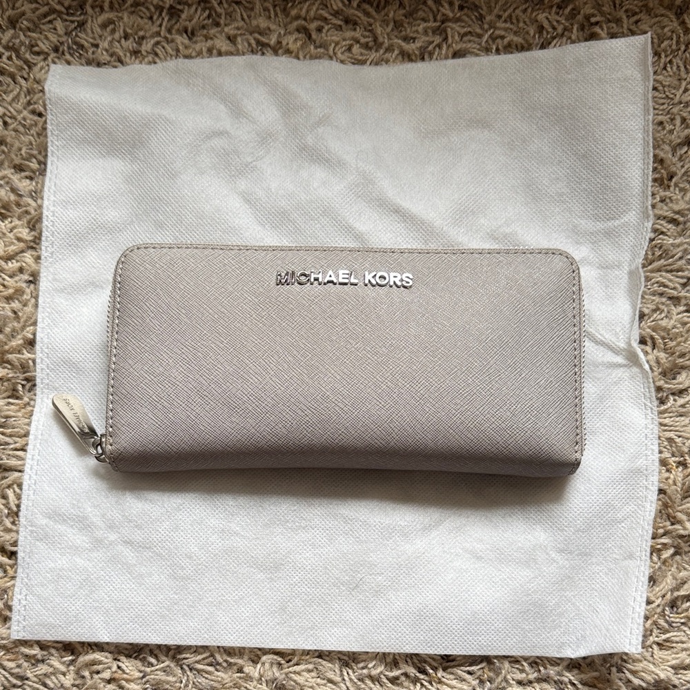Michael Kors Zip-Around Wallet